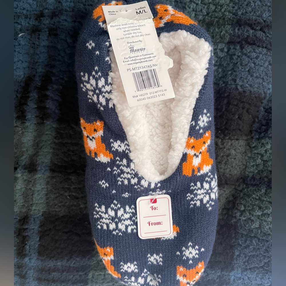 Majesty Brand white Sherpa slippers with snowflakes and foxes